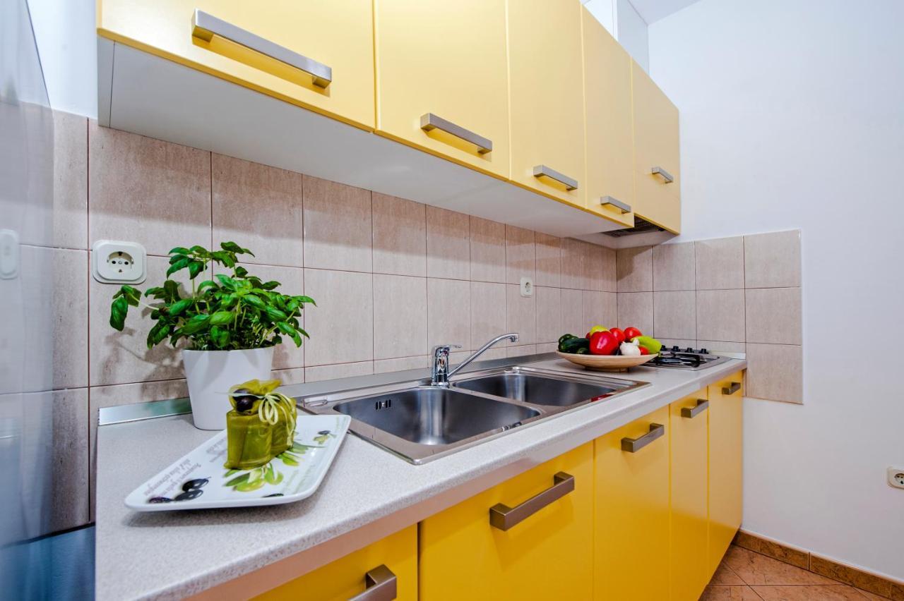 רוביני Apartments Bella B מראה חיצוני תמונה