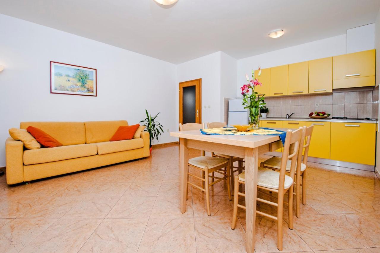 רוביני Apartments Bella B מראה חיצוני תמונה