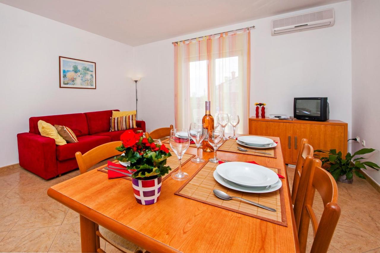 רוביני Apartments Bella B מראה חיצוני תמונה