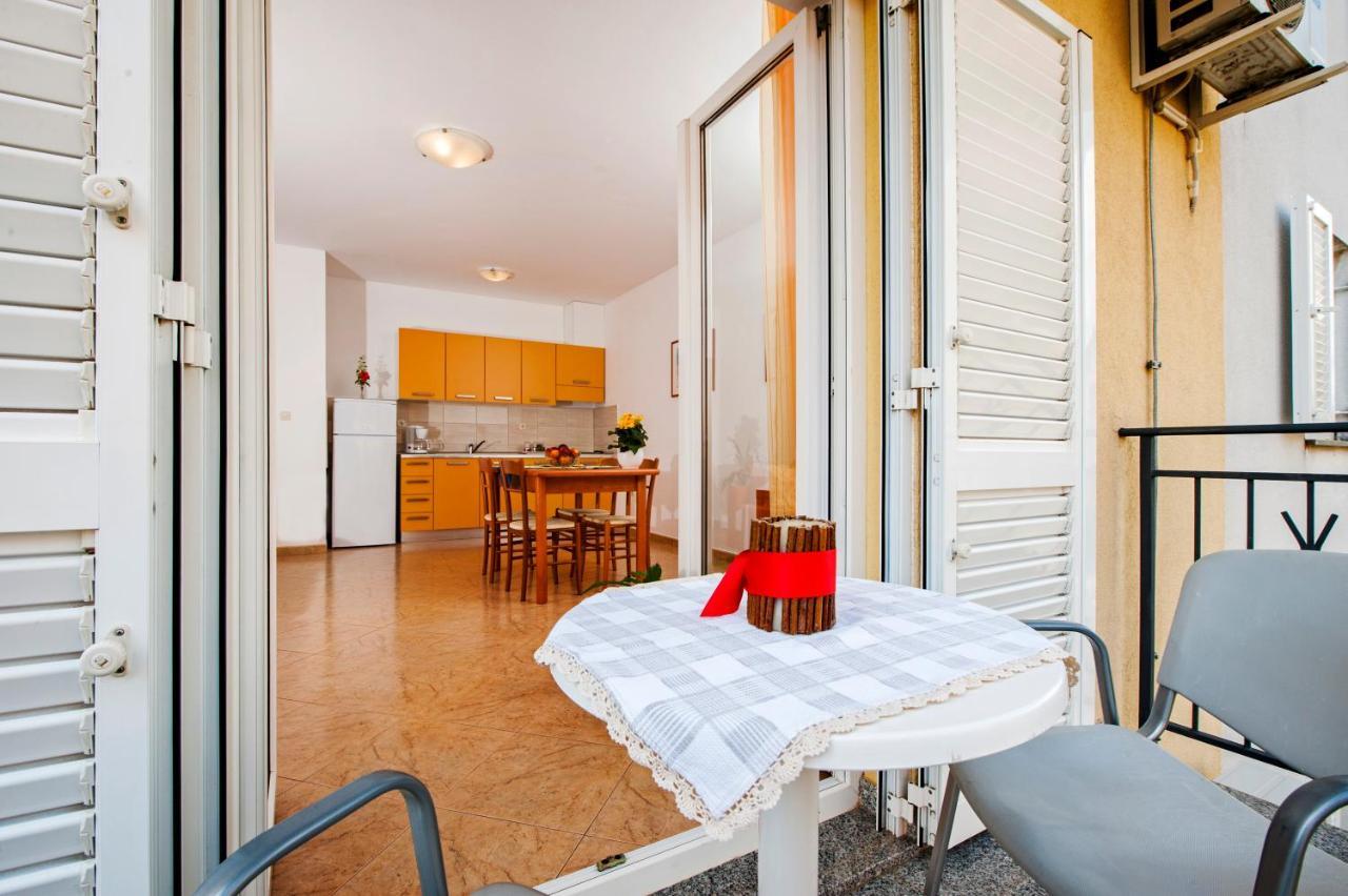 רוביני Apartments Bella B מראה חיצוני תמונה